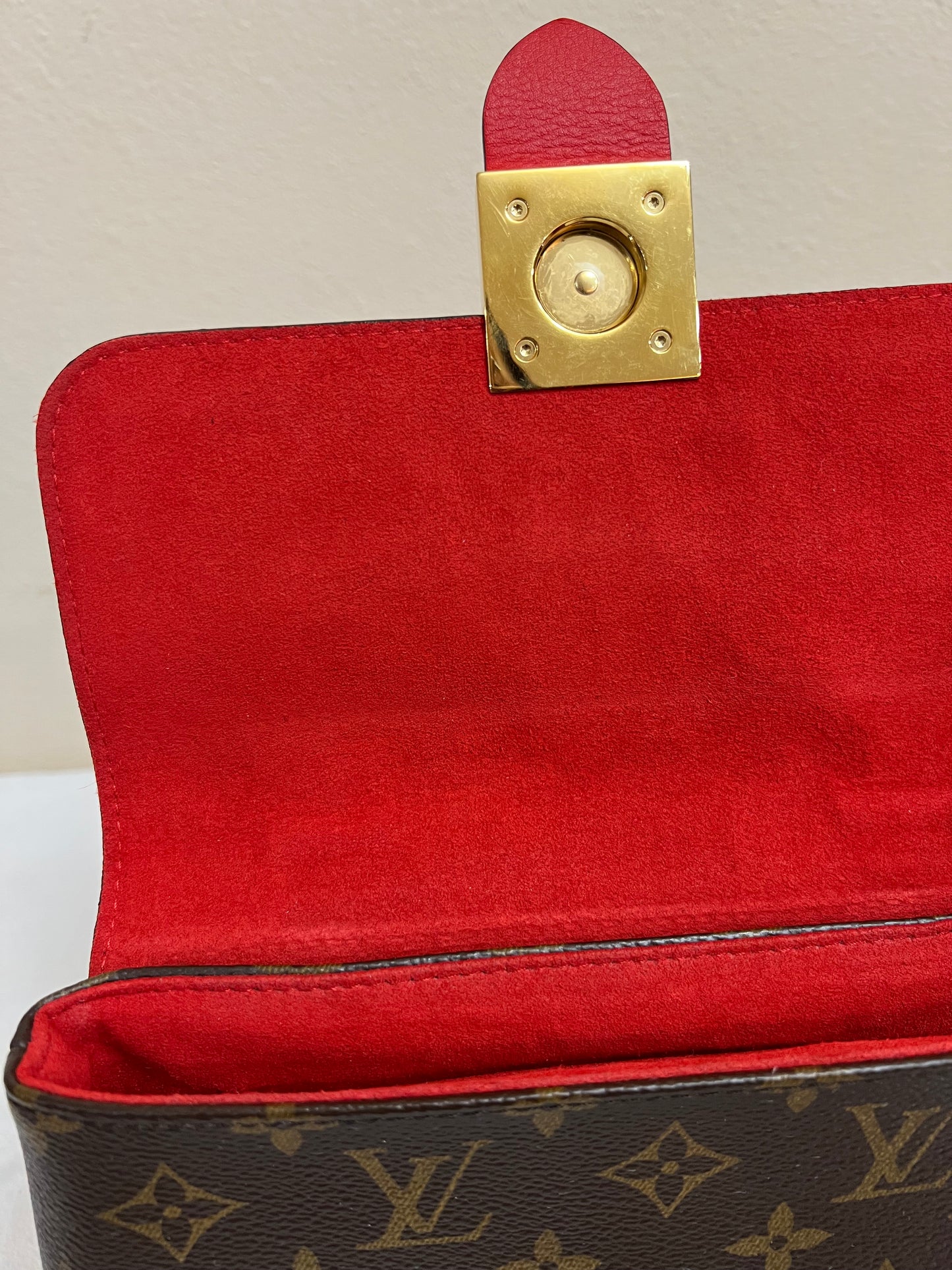 LOCKY BB RED