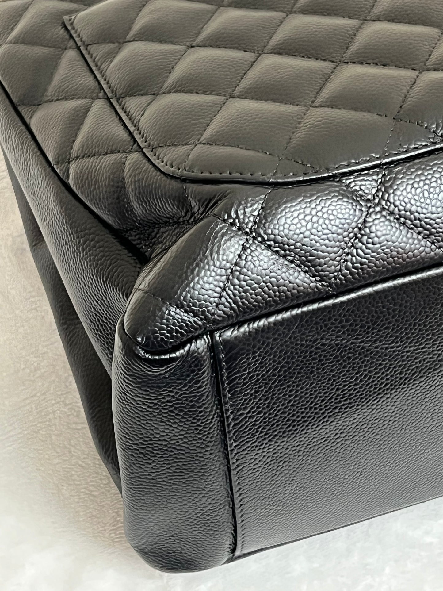 GST CAVIAR BLACK SHW