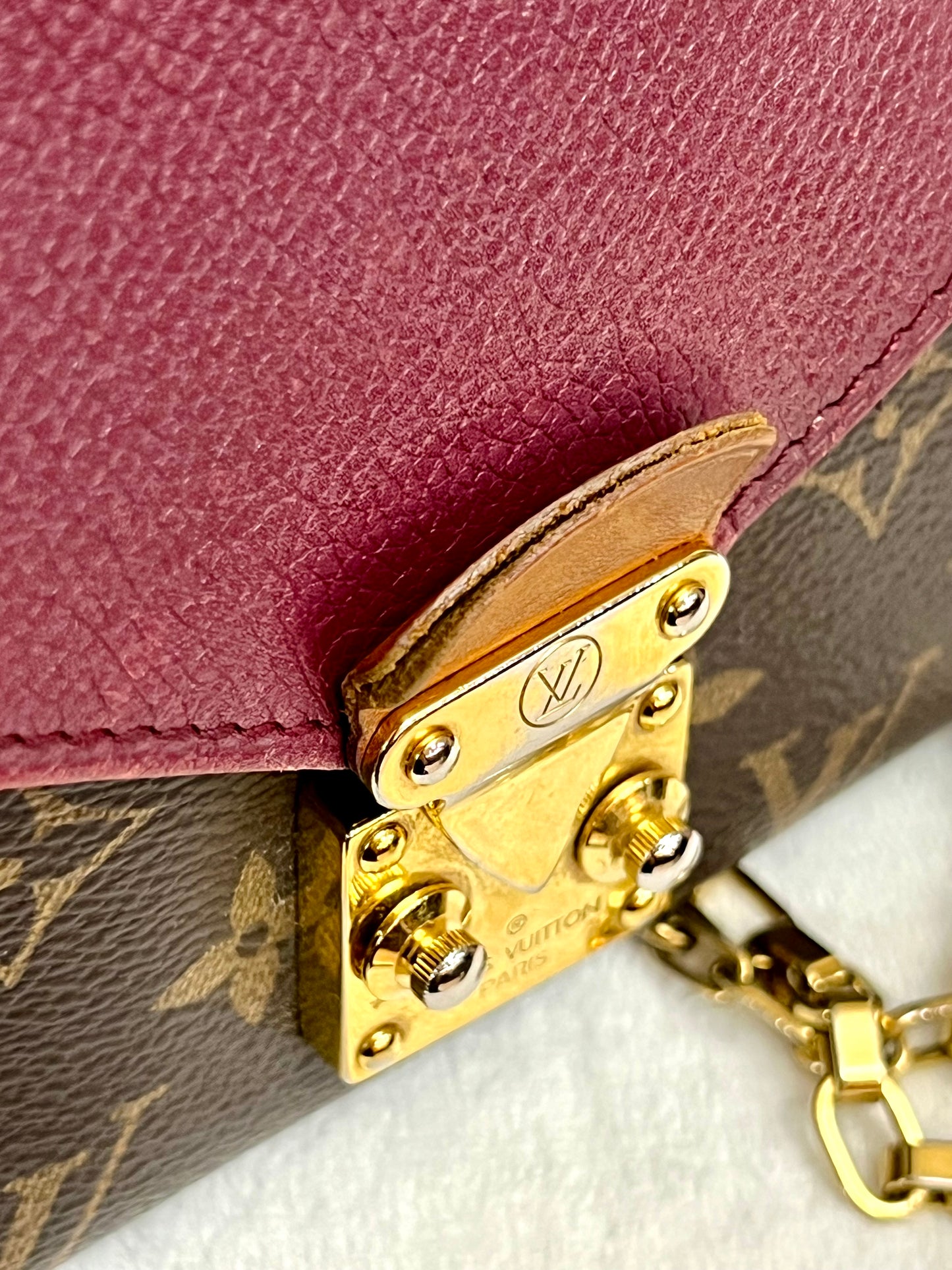 PALLAS CHAIN