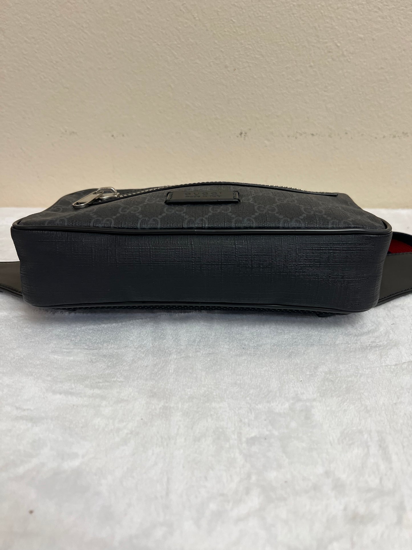 SUPREME BELTBAG