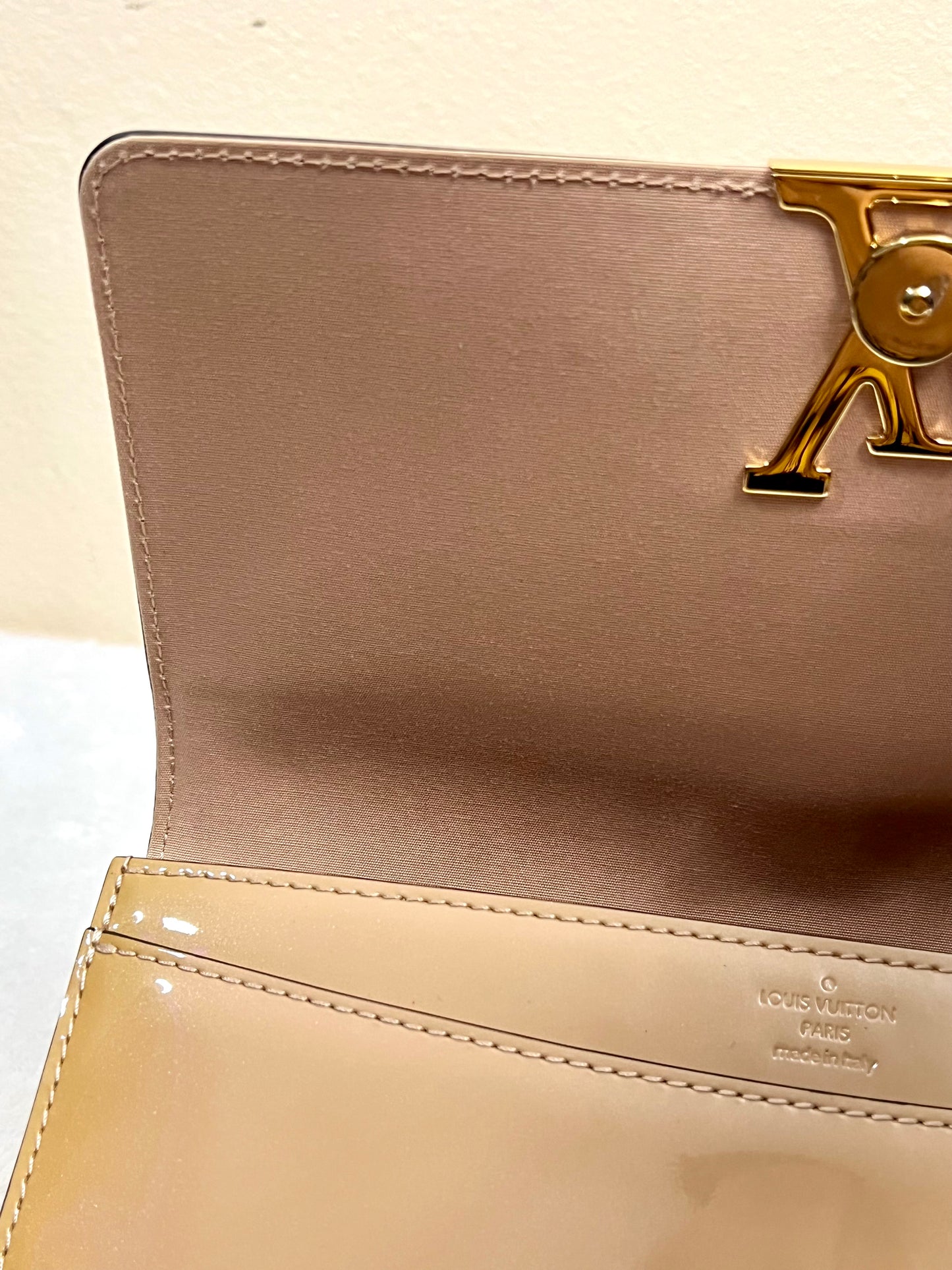 LOUISE CLUTCH VERNIS YELLOW