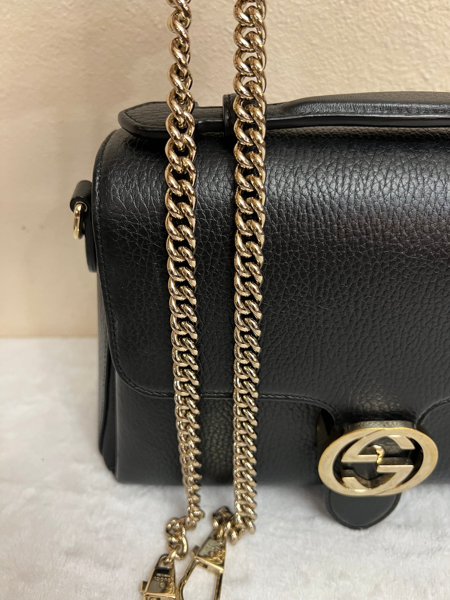 INTERLOCKING TOP HANDLE BLACK