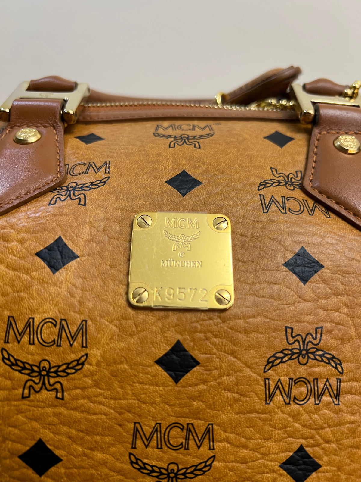 MCM DUFFLE 40 COGNAC
