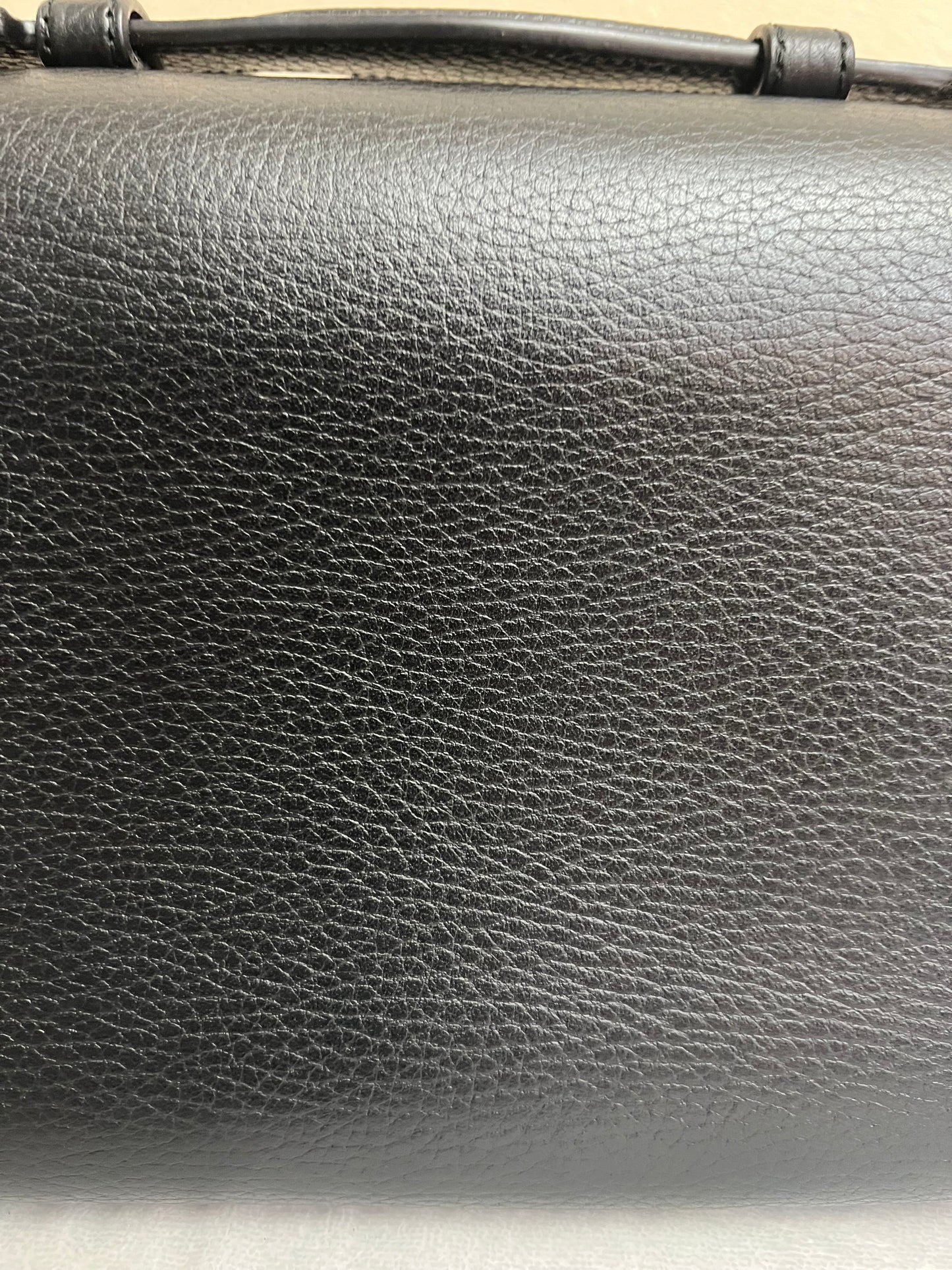 INTERLOCKING BLACK SHW 2