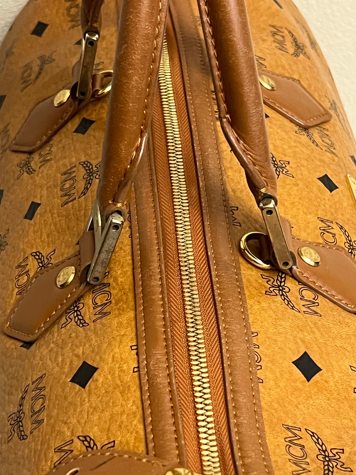 MCM DUFFLE 40 COGNAC