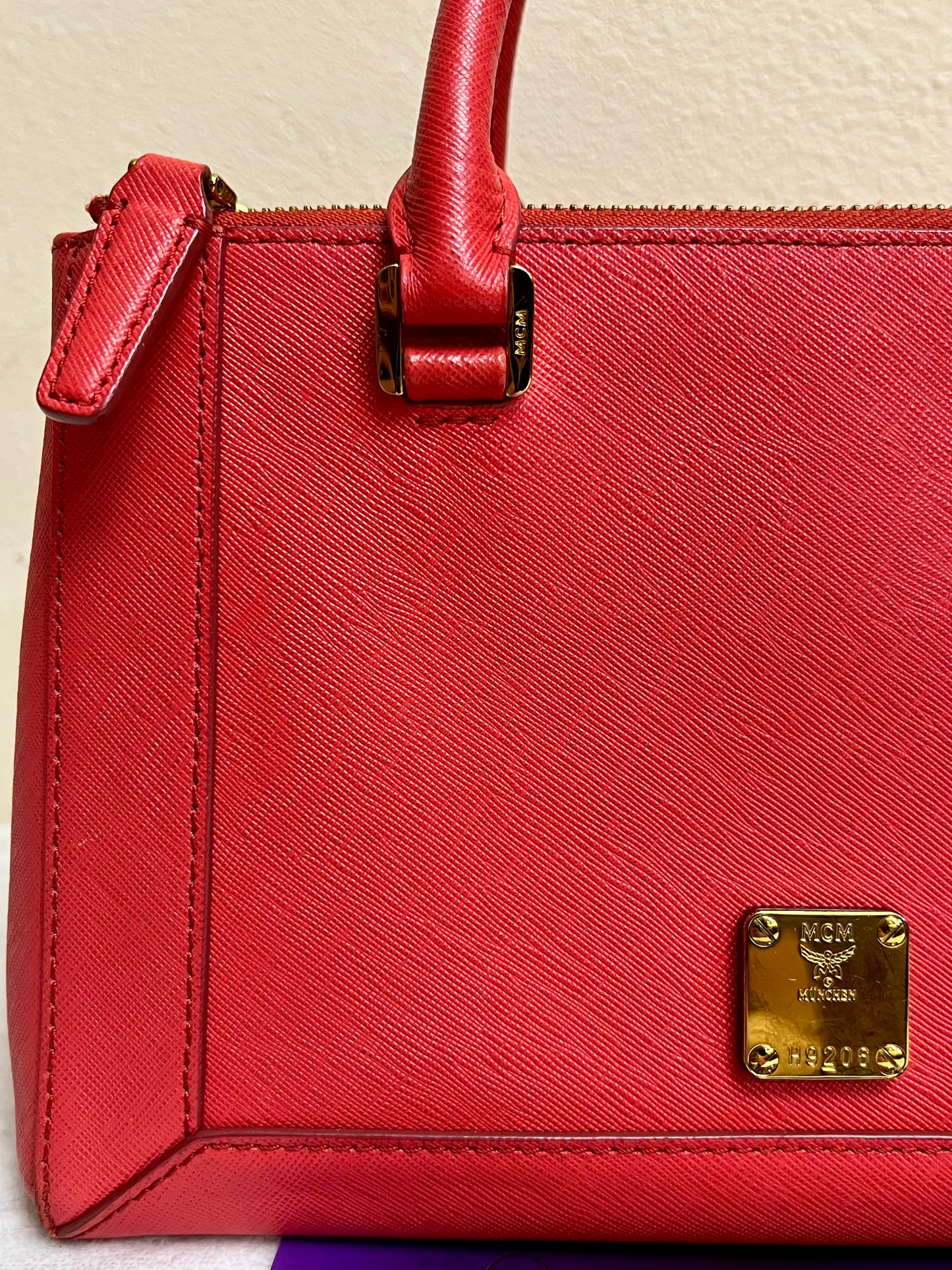 MCM SAFFIANO RED