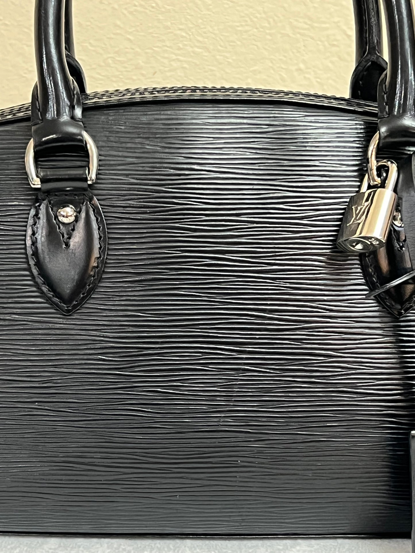 JASMINE EPI BLACK