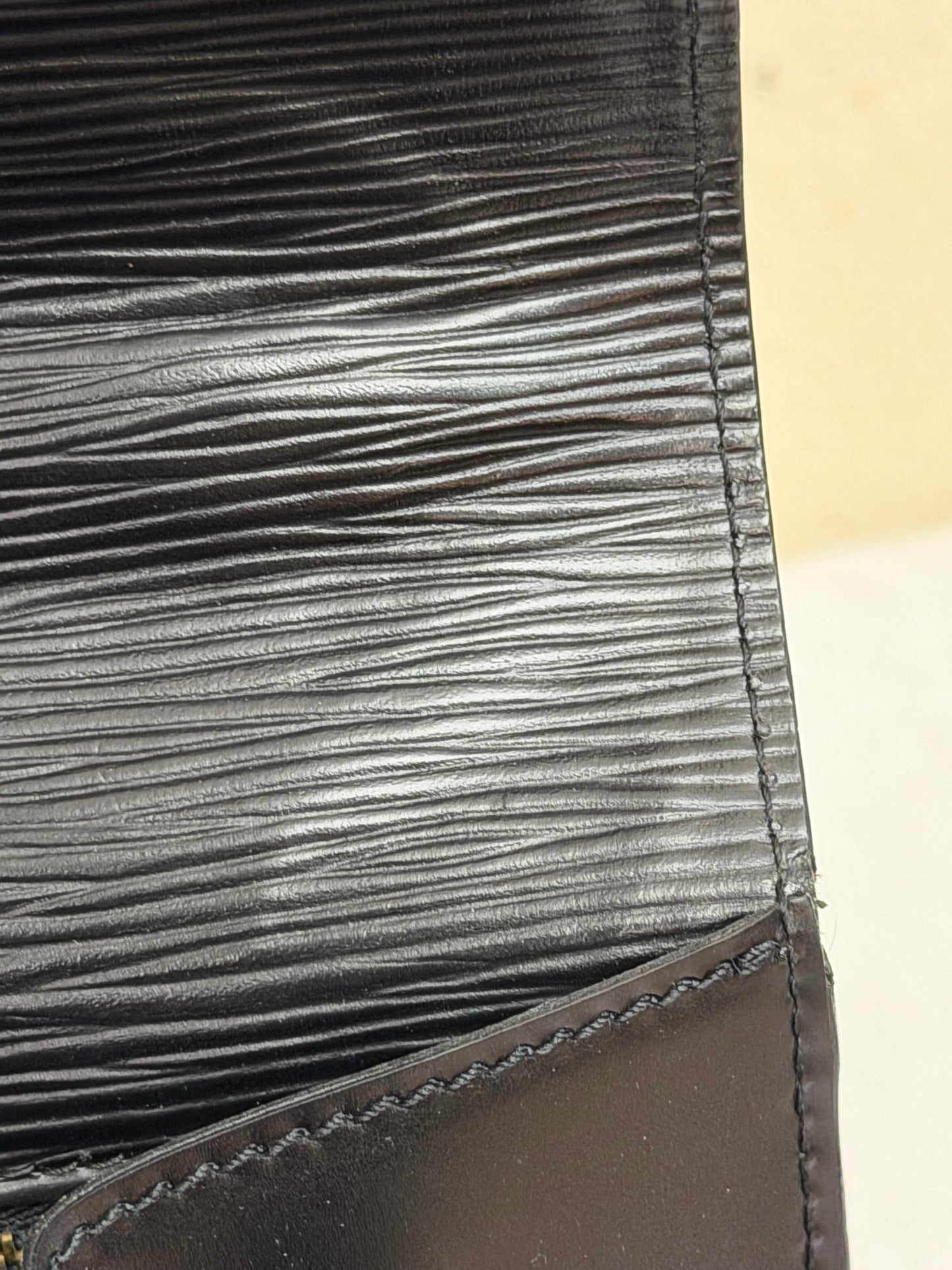 MONCEAU NOIR EPI BLACK