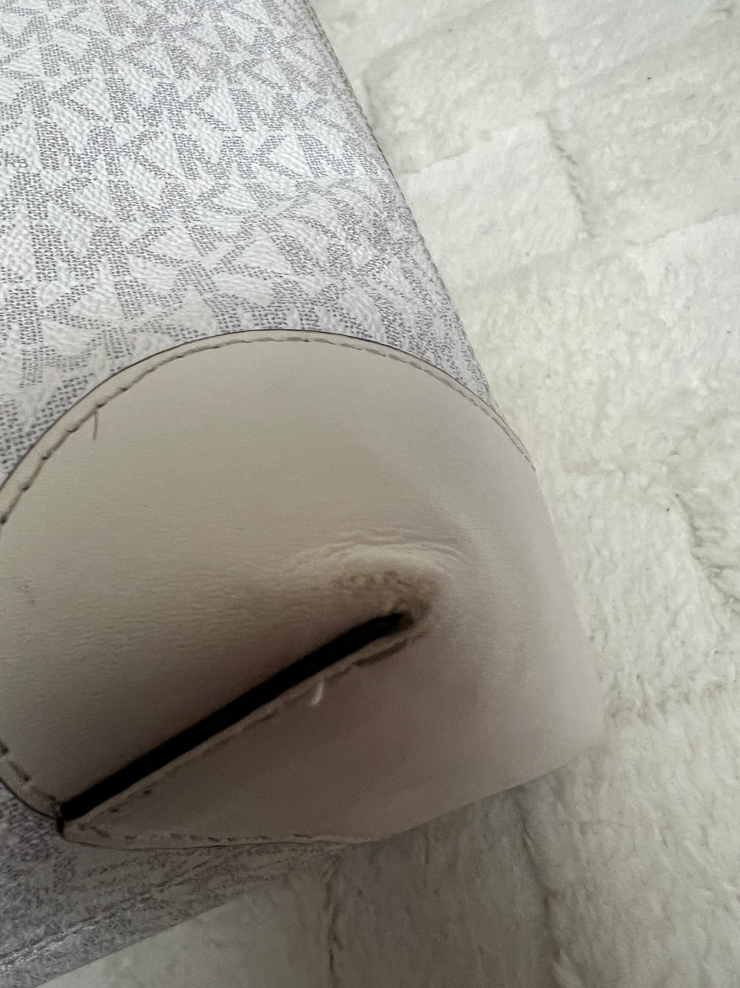 MK TOTE W/POUCH