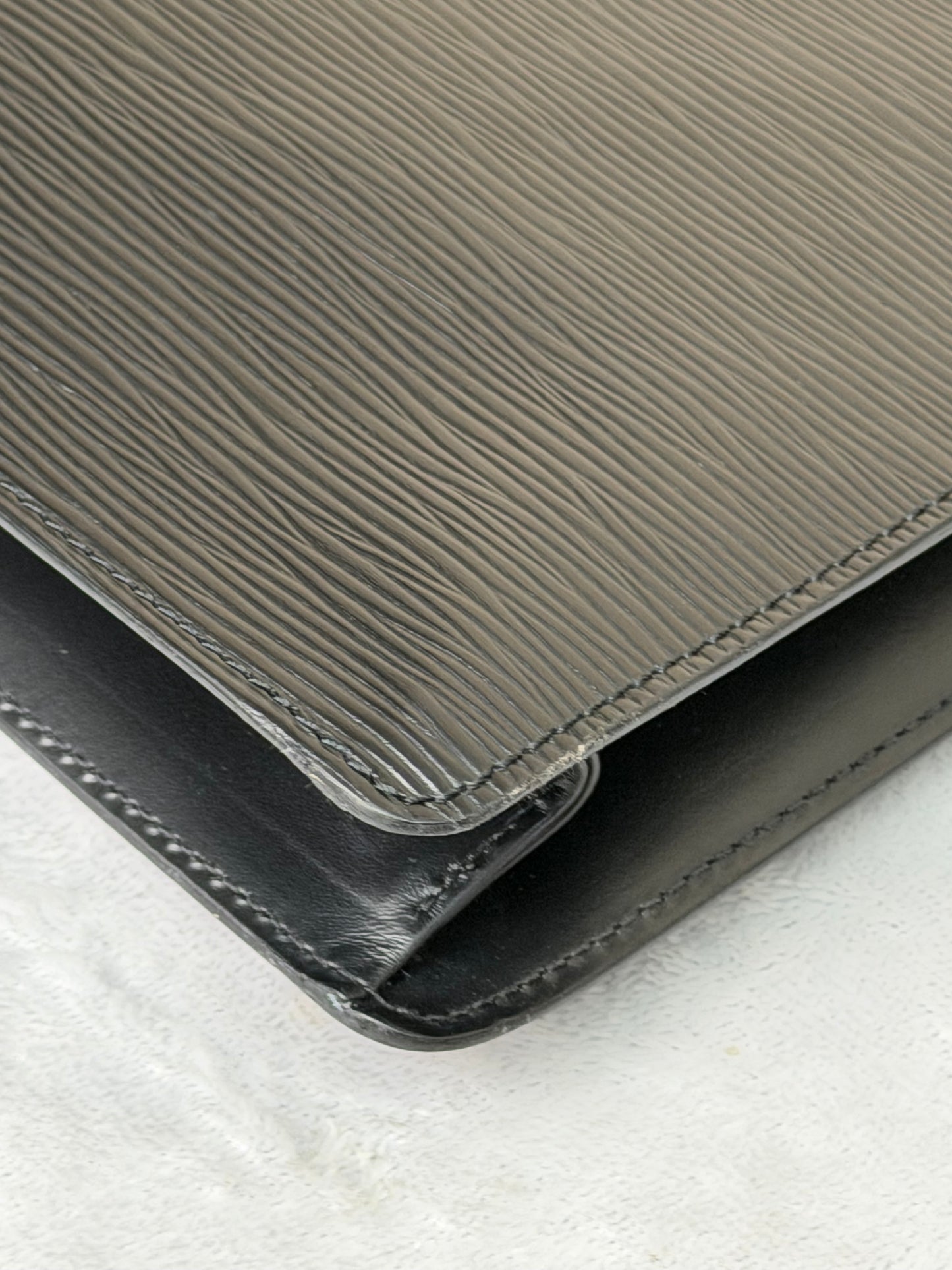 MONCEAU NOIR EPI BLACK