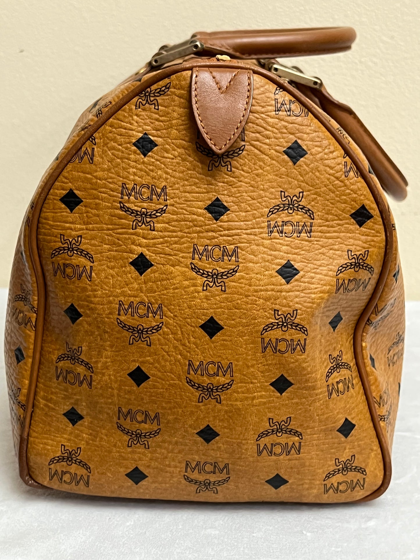 MCM DUFFLE 40 COGNAC