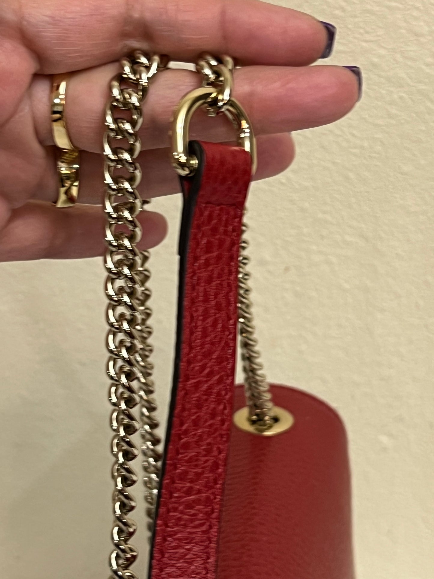 INTERLOCKING RED