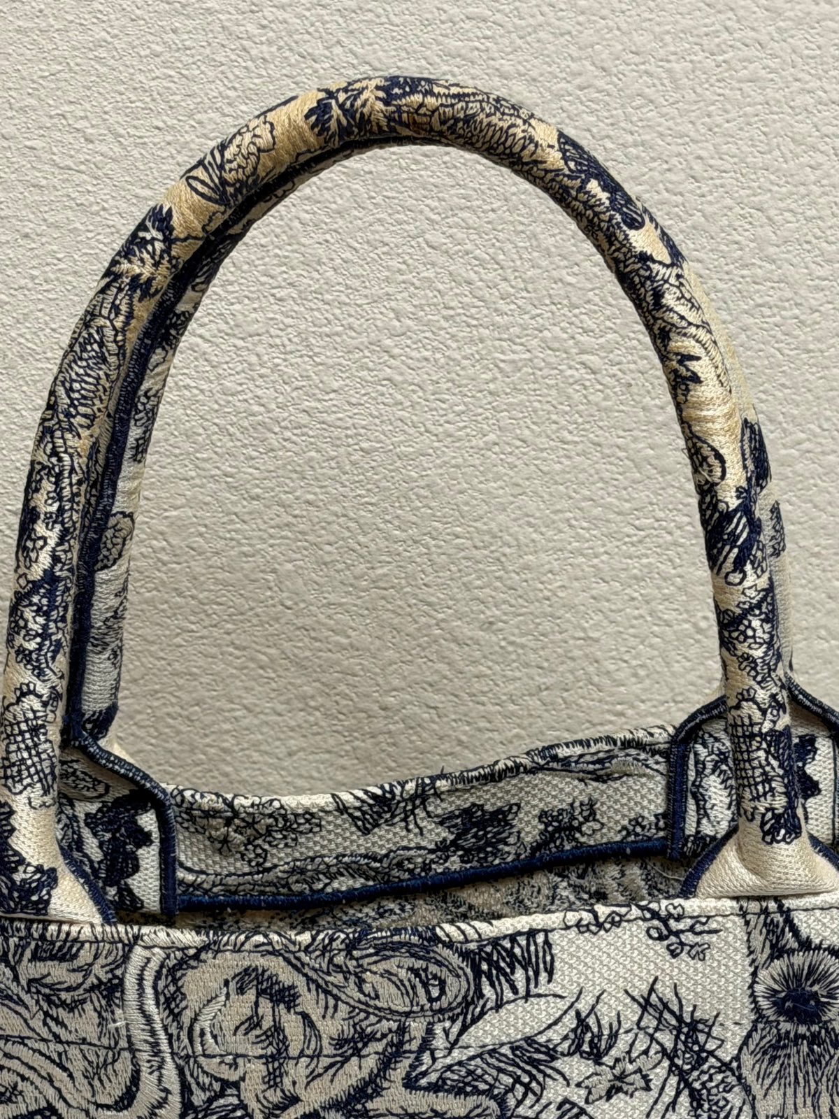 BOOKED TOTE