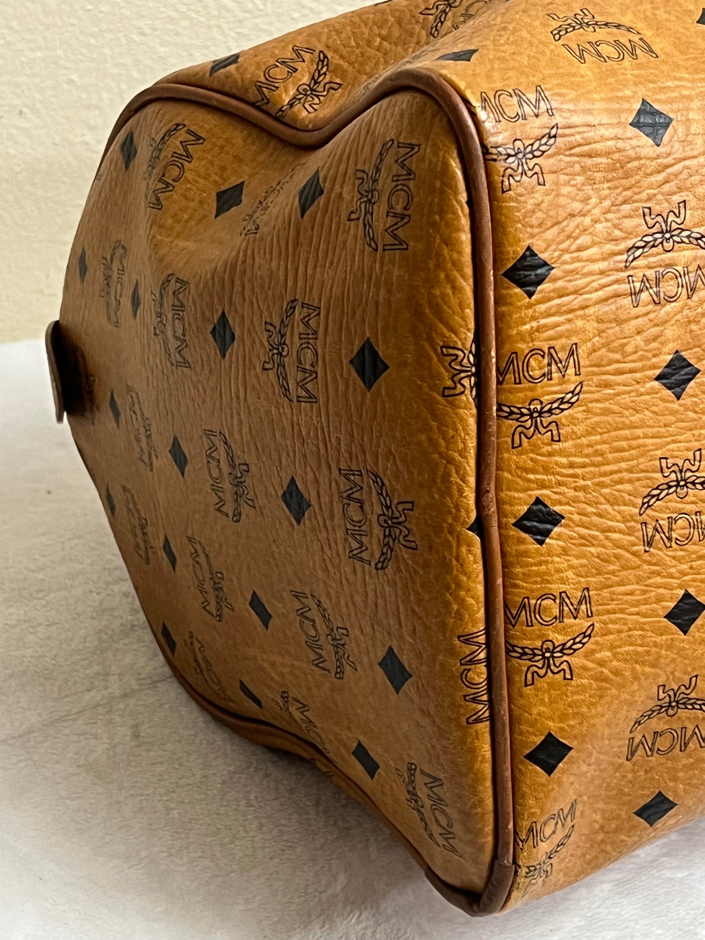 MCM DUFFLE 40 COGNAC
