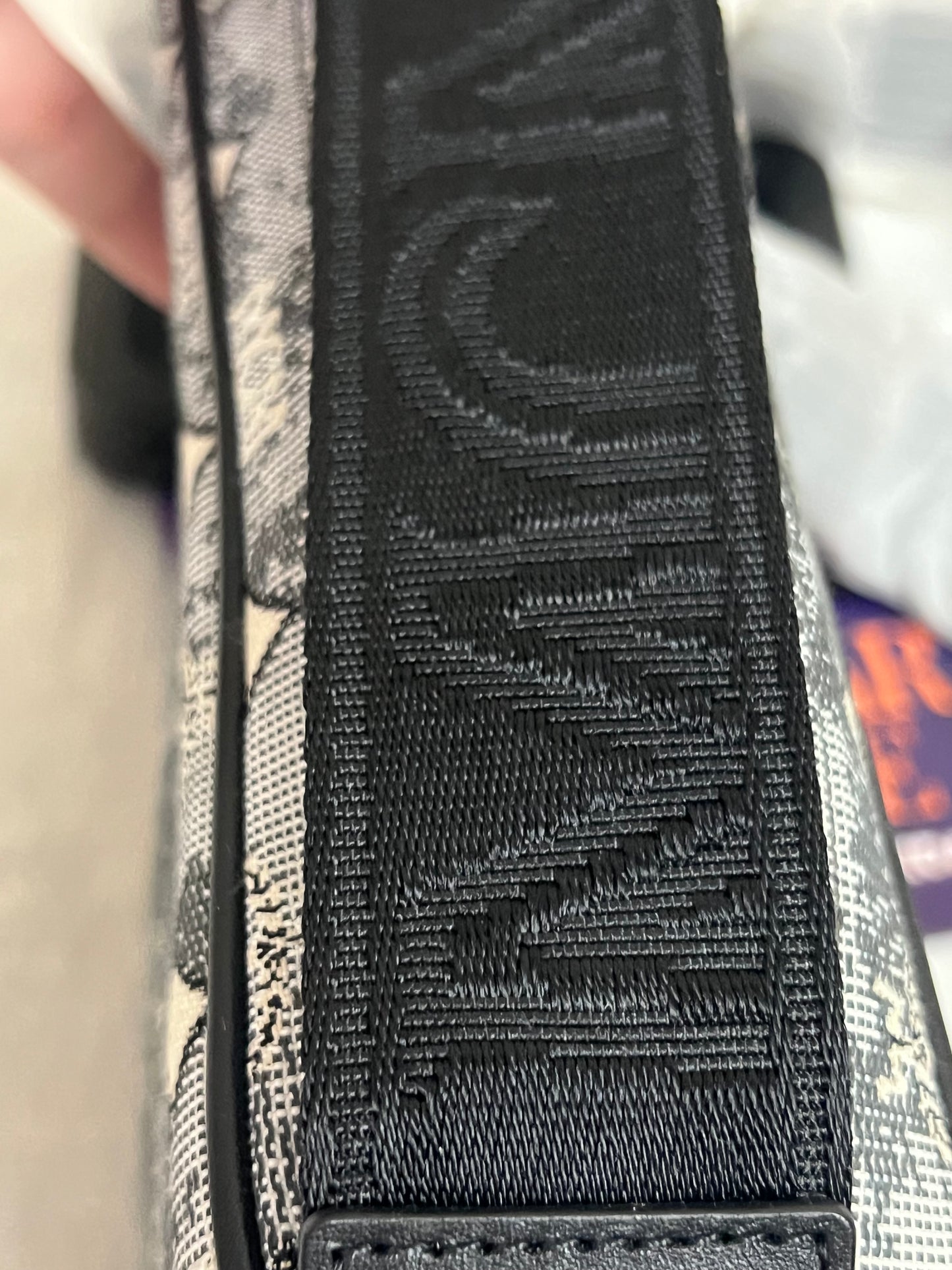 MCM AREN MESSENGER BAG
